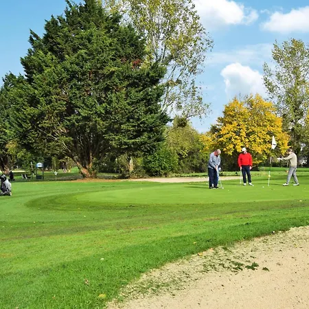 Ferienhaus Stunning In Stmarguerite Dloges Sainte-Marguerite-des-Loges