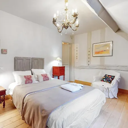 Awesome In Stmarguerite Dloges With Sauna بيت للعطل Sainte-Marguerite-des-Loges