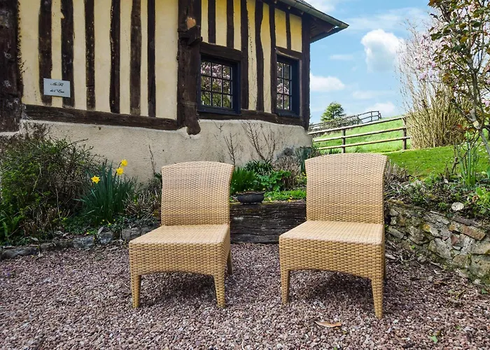 בית נופש Stunning In Stmarguerite Dloges Sainte-Marguerite-des-Loges